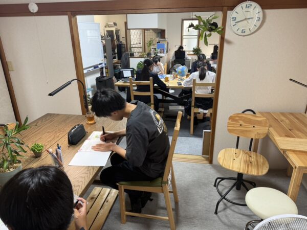 1学期期末試験対策中の授業風景